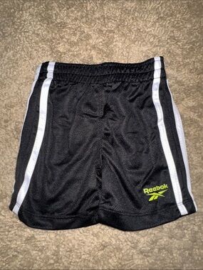 NWT Reebok Black and White Shorts (4T)